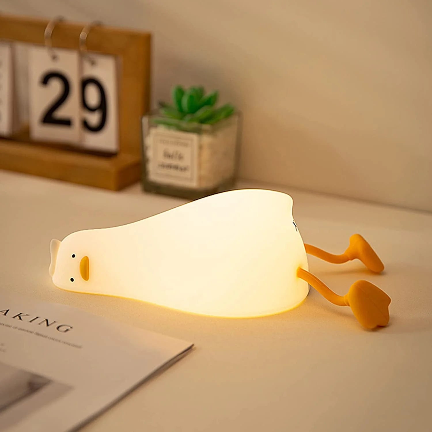 Quack Glow Night Lamp – Soft Silicone Duck Mood Light (Rechargeable)